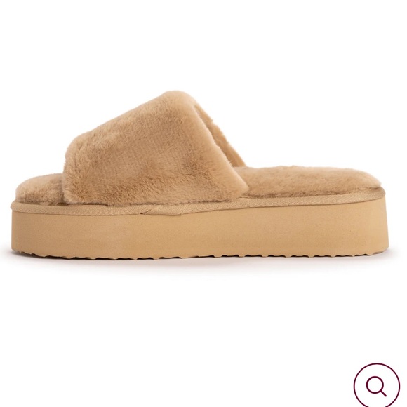 Fuzzy Platform Slides - WOMEN'S KIRSTEY SLIDE SLIPPER - Picture 1 of 7